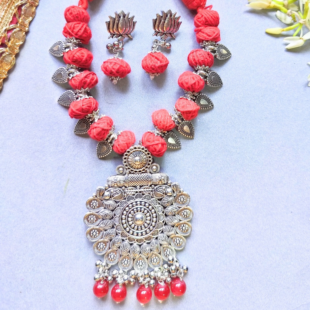 Oxidized Red Cotton Necklace