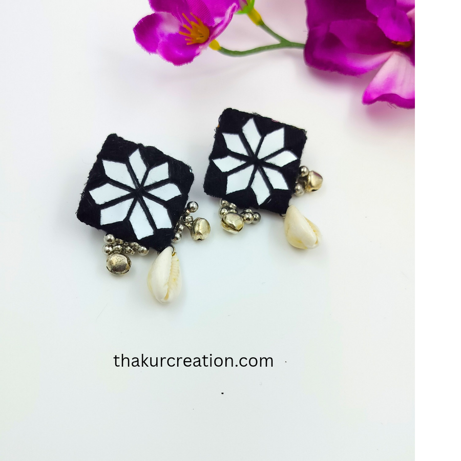 Black Fabric Mirror Necklace
