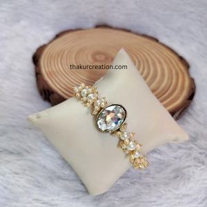 Off White pearl Kundan Bracelet