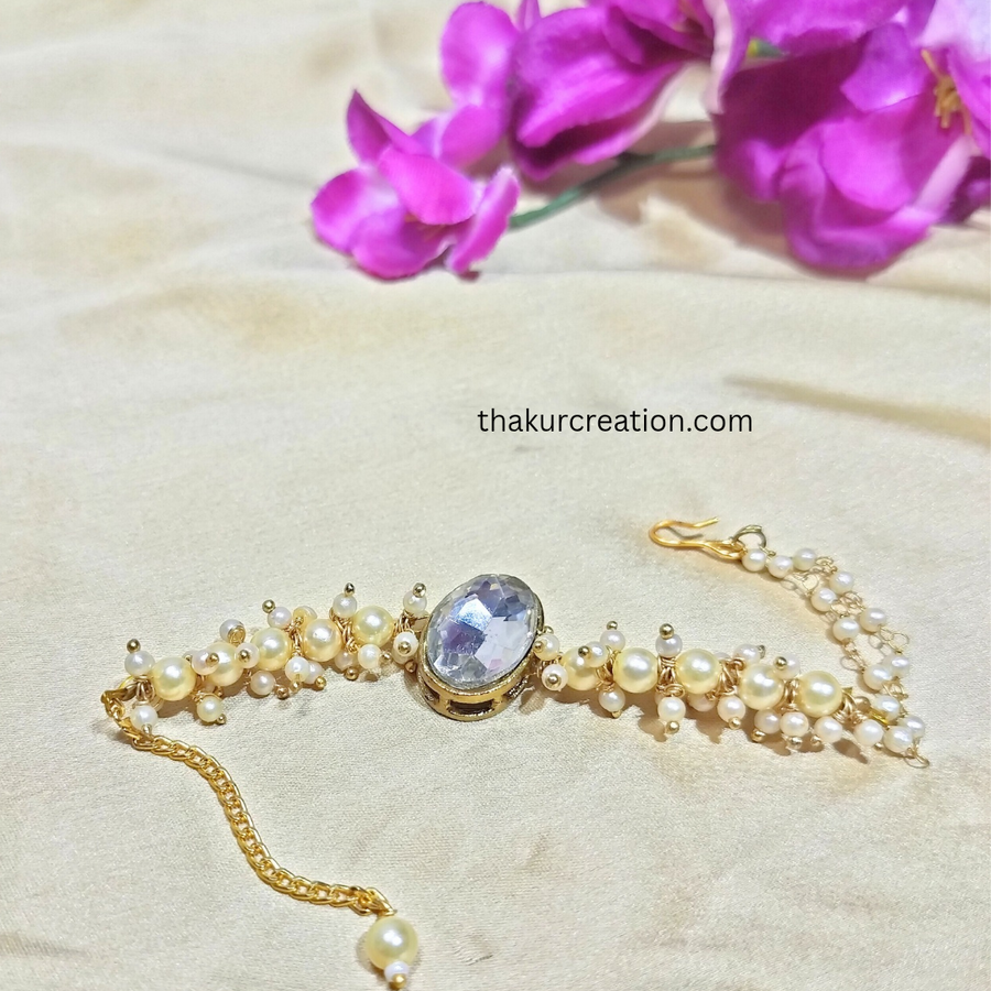 Off White pearl Kundan Bracelet